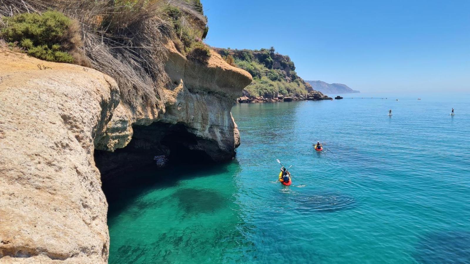 ApartamentosLatin Burriana Playa Nerja Bagian luar foto